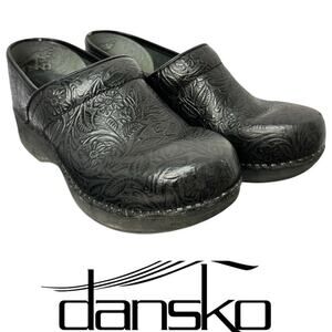 Dansko XP 2.0 Leather Floral Tooled Clogs Black Comfort Shoes Women’s Sz: 37